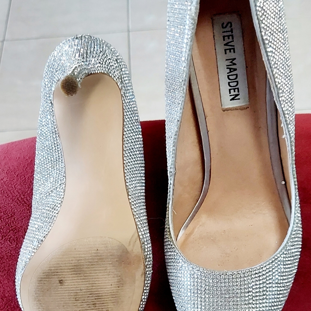Steve Madden silver pumps size 8